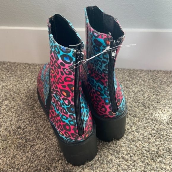 Bumper Unisex Faux Leather Cheetah Print Rave Platform Boots NEW Size 7.5 - Picture 5 of 15
